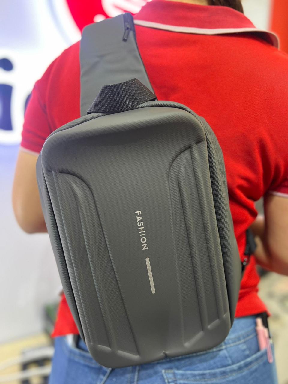 BOLSO PERCHERO ANTIRROBO disponible en Yaxa Colombia